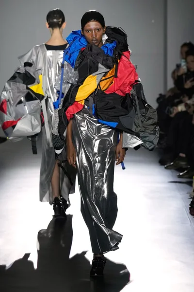 Look 4